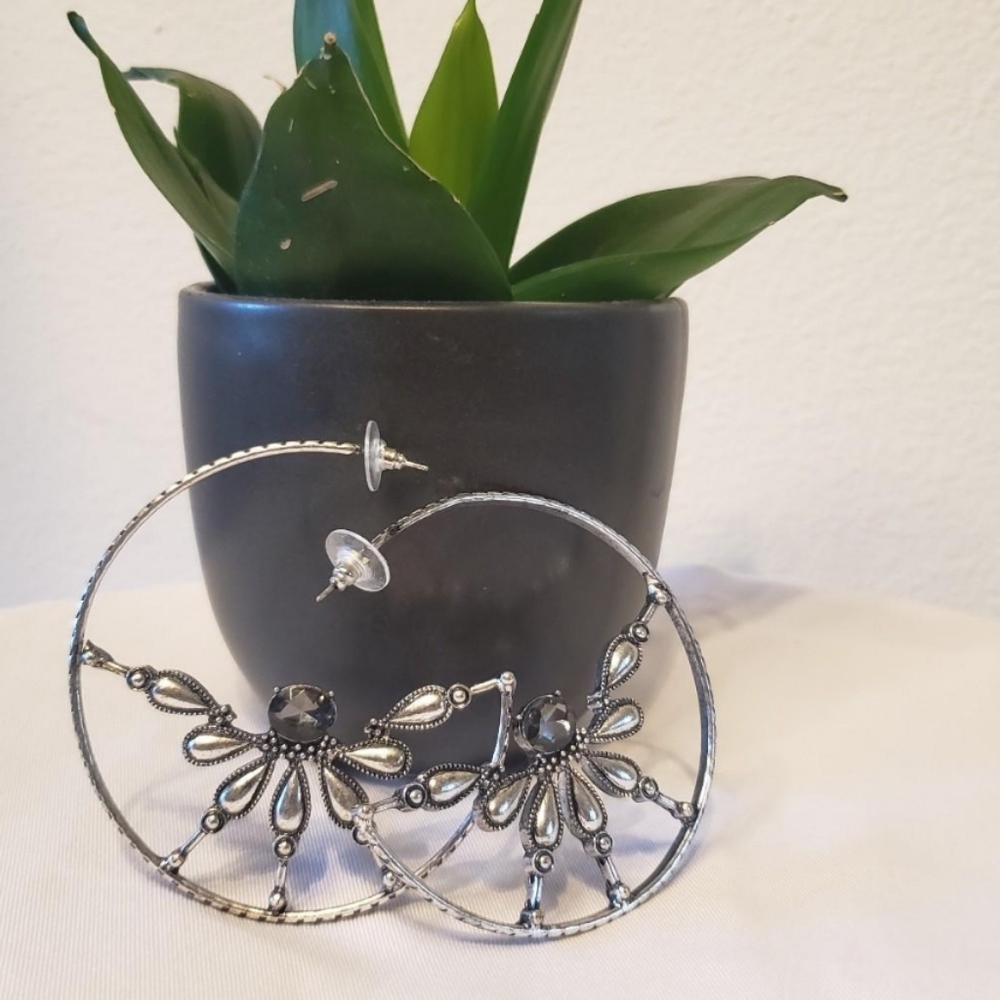 FREE PEOPLE BOHO EARRINGS